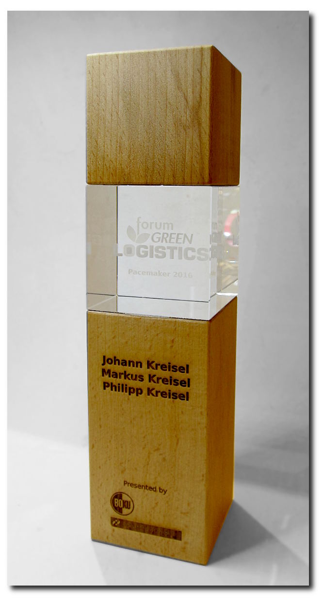 Cubix-holz mit 3D-Gravur und Lasergravur Cubix-holz mit 3D-Gravur und Lasergravur