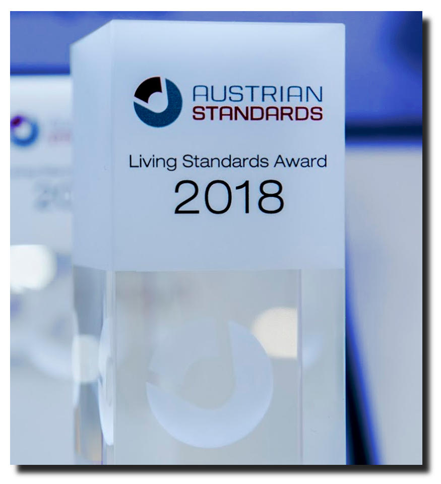 Glastrophäe mit 3D Gravur und UV-Druck