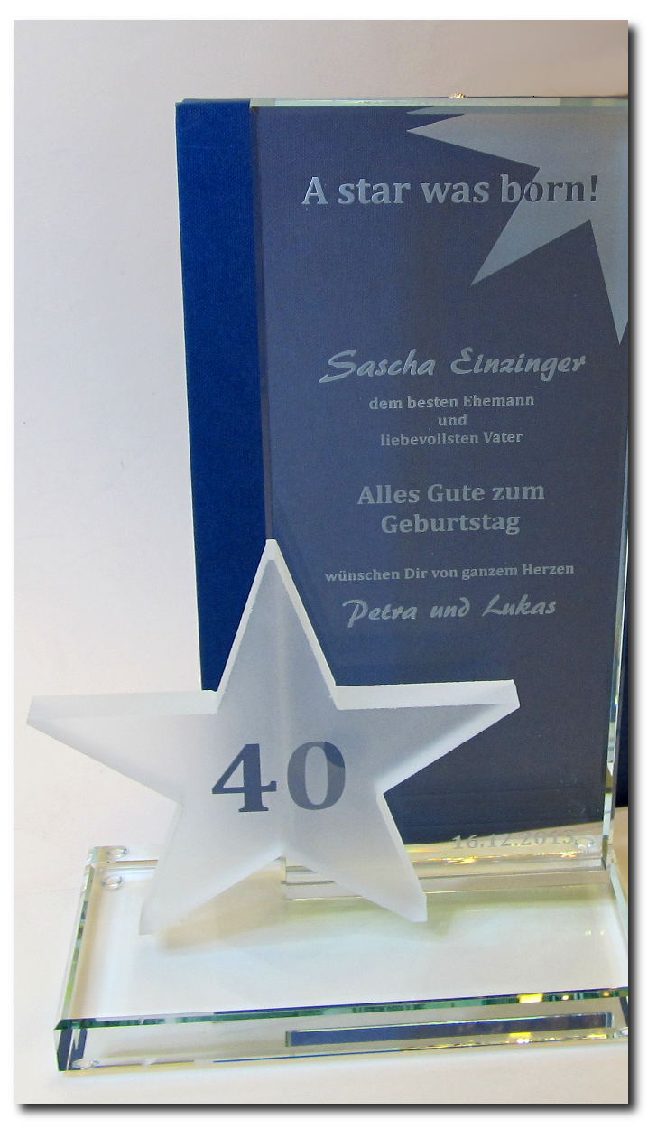 Glaspokal mit Sandstrahlung Glaspokal mit Sandstrahlung