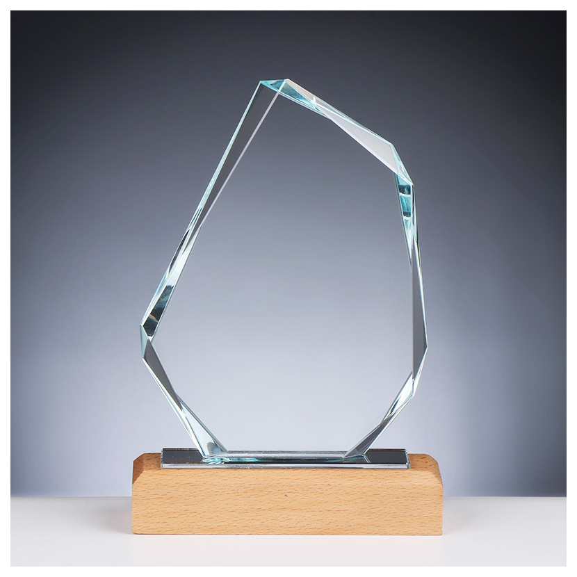 Glaspokale mit Gravur, Glastroph&auml;en, Glasawards, 3D Foto Glasgravur, Pokale:  Holz-Glas-Award Taiga