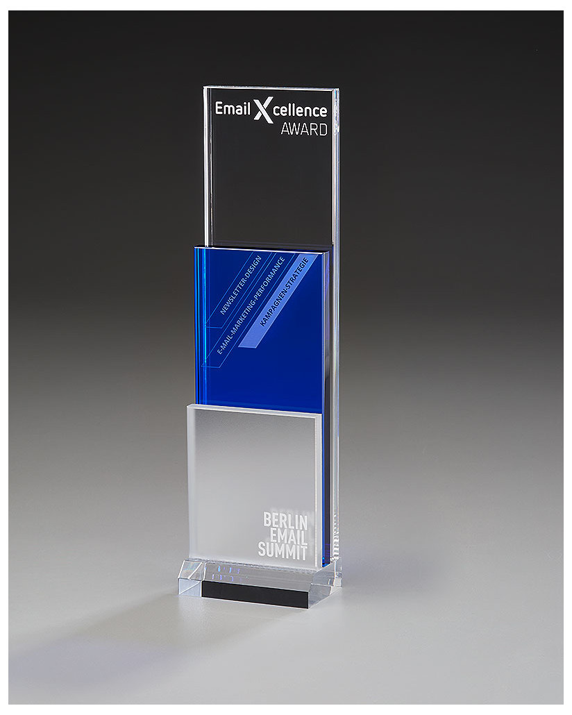 Glaspokale mit Gravur, Glastroph&auml;en, Glasawards, 3D Foto Glasgravur, Pokale:  Acrylpokal Modern-Step-Award